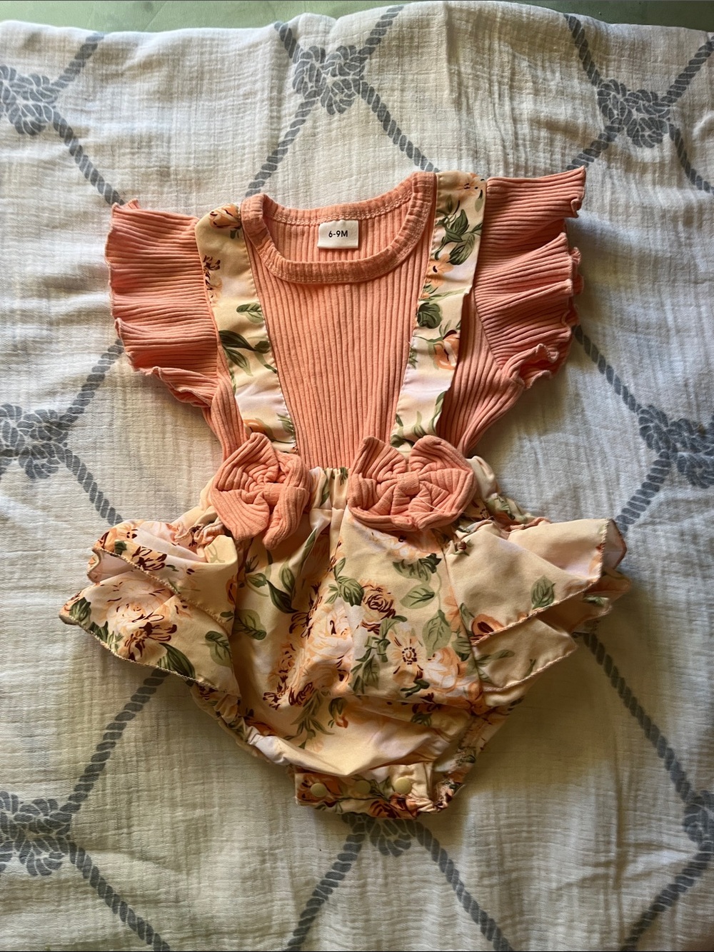 SHEIN Peach Ribbed Floral Ruffle Romper